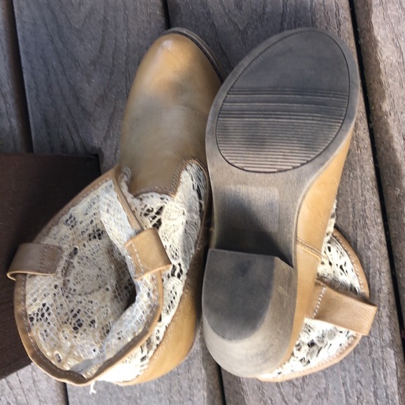 Mudd Booties - Picture 2 of 8